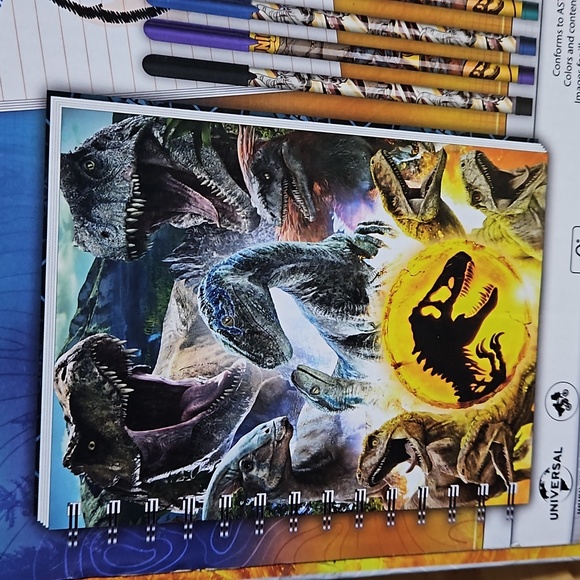 Jurassic World Journal Set Includes journal 6 gel pens and stickers! - Picture 5 of 6